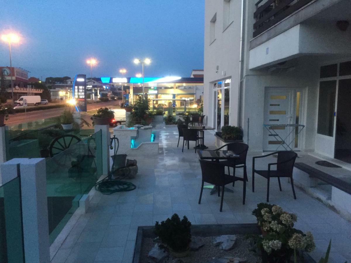 Appartement Yela à Zadar Extérieur photo